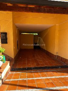 Casa de 4 alcobas en venta en Canaveral, Floridablanca, 227 m² · foto 13 de 14