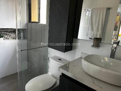 Casa de 4 alcobas en venta en Canaveral, Floridablanca, 227 m² · foto 9 de 14