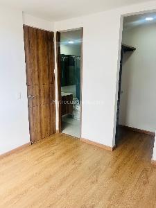 Apartamento en venta en Milla De Oro Al Lado Del Centro Comercial Fontanar, Chía · foto 5 de 18