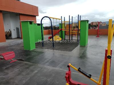 Apartamento de 1 alcoba en arriendo en Santa Rosa, Bogotá, 47 m² · foto 2 de 9