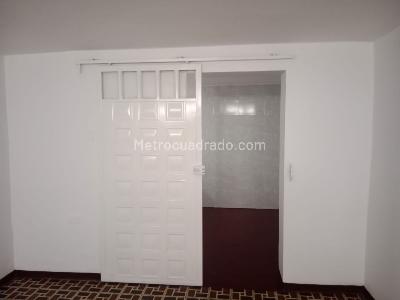 Casa de 5 alcobas en venta en Pio Xii, Bogotá, 140 m² · foto 4 de 9