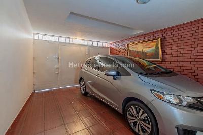 Casa de 4 alcobas en venta en Pontevedra San Nicolas, Bogotá, 287 m² · foto 10 de 20