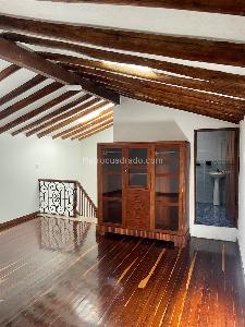 Apartaestudio en arriendo en La Candelaria Centro, Bogotá, 55 m² · foto 2 de 14