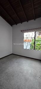 Casa en arriendo en Laureles Nogal, Medellín · foto 2 de 10