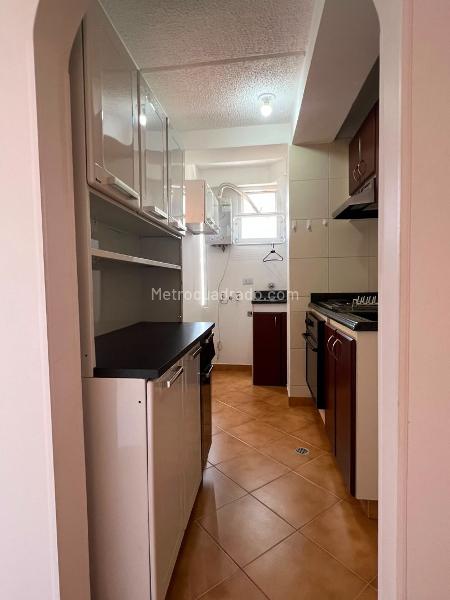 Apartamento en Arriendo, LOS CEDROS   Zona Urbana, Bogotá D.C. - Widok 4