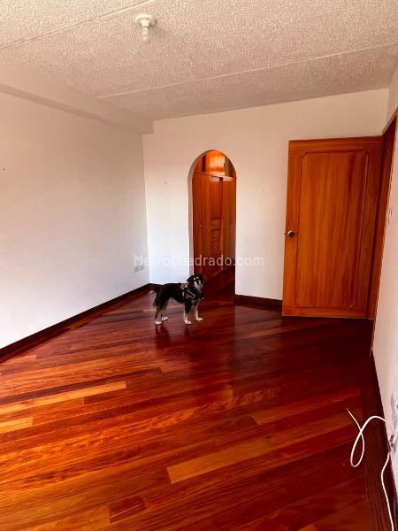 Apartamento en Arriendo, LOS CEDROS   Zona Urbana, Bogotá D.C. - Więcej