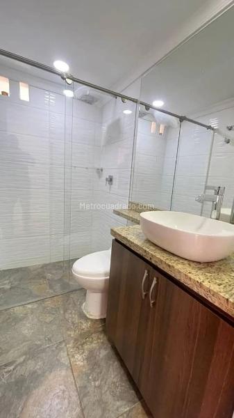 Apartamento en Arriendo, LAURELES Zona Urbana , Medellín - Widok 4