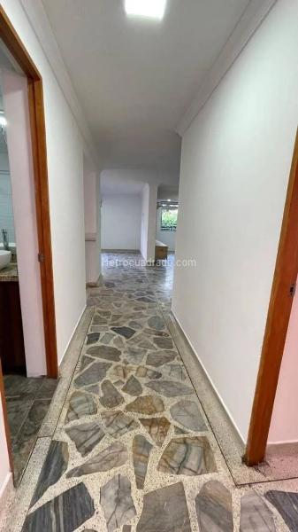 Apartamento en Arriendo, LAURELES Zona Urbana , Medellín - Widok 5