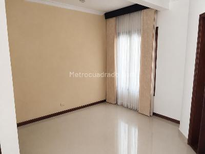 Casa de 3 alcobas en venta en Barzal Sur, Villavicencio, 135 m² · foto 2 de 18