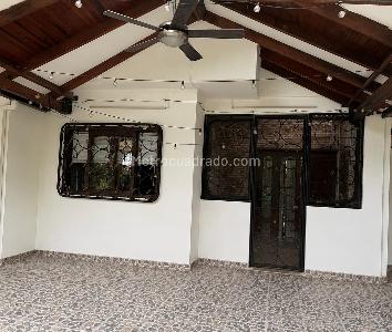 Casa de 3 alcobas en venta en Barzal Sur, Villavicencio, 135 m² · foto 4 de 18