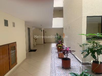 Apartamento de 3 alcobas en venta en Niza Puente Largo, Bogotá, 119 m² · foto 2 de 19