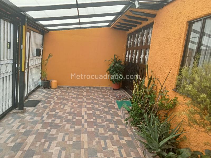 Casa en Arriendo, LA FLORESTA NORTE   Zona Urbana, Bogotá D.C. - View 2
