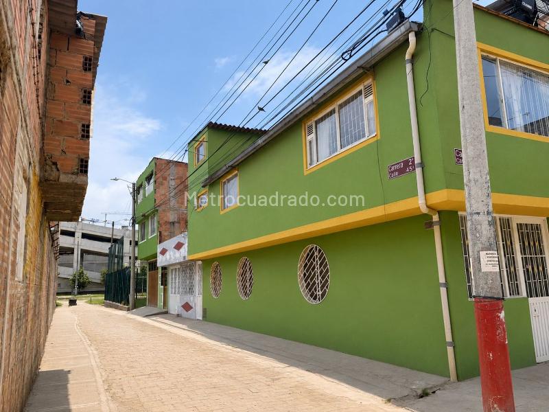 Casa – Soacha, Quintanares, Comuna San Mateo - Más