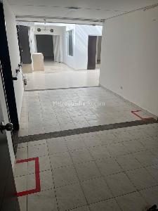 Casa de 5 alcobas en arriendo en Normandia Occidental, Bogotá, 360 m² · foto 3 de 20