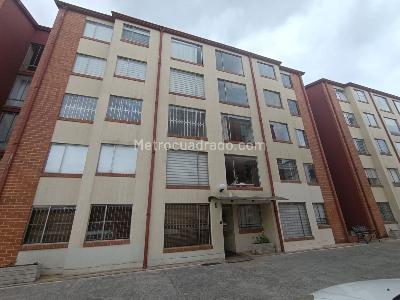 Apartamento en venta en Mirandela, Bogotá · foto 2 de 19