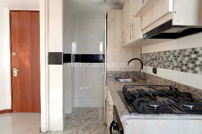 Apartamento de 3 alcobas en venta en Americas Hipotecho, Bogotá, 74 m² · foto 4 de 17