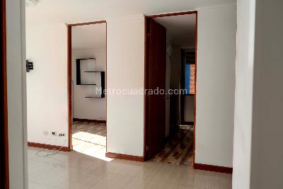 Apartamento de 3 alcobas en venta en Americas Hipotecho, Bogotá, 74 m² · foto 7 de 17