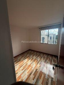Apartamento de 3 alcobas en venta en Americas Hipotecho, Bogotá, 74 m² · foto 9 de 17