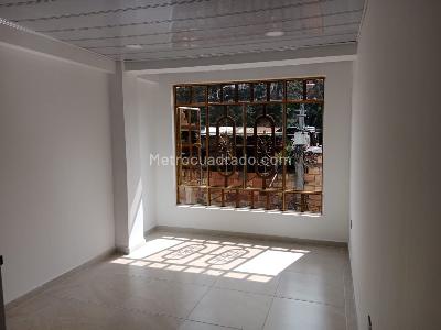 Casa de 5 alcobas en venta en La Gloria, Bogotá, 280 m² · foto 14 de 18