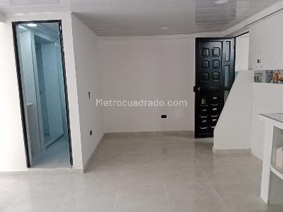 Casa de 5 alcobas en venta en La Gloria, Bogotá, 280 m² · foto 15 de 18
