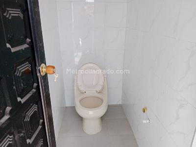 Casa de 5 alcobas en venta en La Gloria, Bogotá, 280 m² · foto 16 de 18