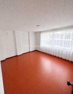 Casa de 5 alcobas en venta en Laureles, Bogotá, 250 m² · foto 6 de 15