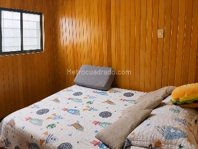 Casa de 5 alcobas en venta en Laureles, Bogotá, 250 m² · foto 8 de 15