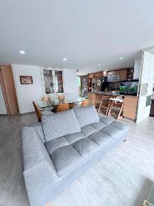 Apartamento de 3 alcobas en venta en Santa Barbara Occidental, Bogotá, 151 m² · foto 2 de 16