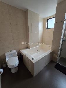 Apartamento de 2 alcobas en venta en Chico Navarra, Bogotá, 100 m² · foto 12 de 16