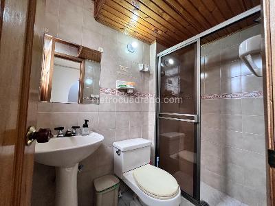 Casa de 5 alcobas en venta en La Esmeralda, Bogotá, 240 m² · foto 11 de 20