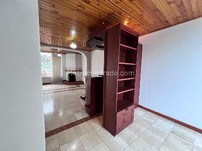 Casa de 5 alcobas en venta en La Esmeralda, Bogotá, 240 m² · foto 12 de 20