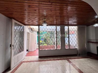 Casa de 5 alcobas en venta en La Esmeralda, Bogotá, 240 m² · foto 9 de 20
