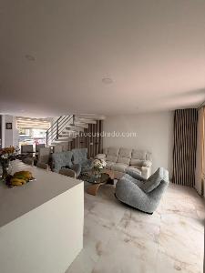 Casa de 4 alcobas en venta en Los Arroyuelos Club Residencial, Ibagué, 260 m² · foto 6 de 9