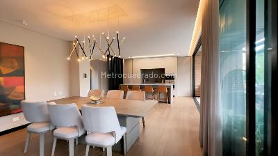 Apartamento de 4 alcobas en venta en El Poblado, Medellín, 241 m² · foto 2 de 12