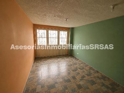 Casa de 5 alcobas en venta en Los Cerezos, Bogotá, 133 m² · foto 3 de 20