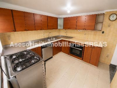 Casa de 5 alcobas en venta en Los Cerezos, Bogotá, 133 m² · foto 8 de 20