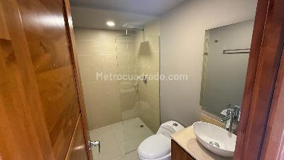 Apartamento de 3 alcobas en venta en Loma De Las Flores, Sabaneta, 84 m² · foto 4 de 18
