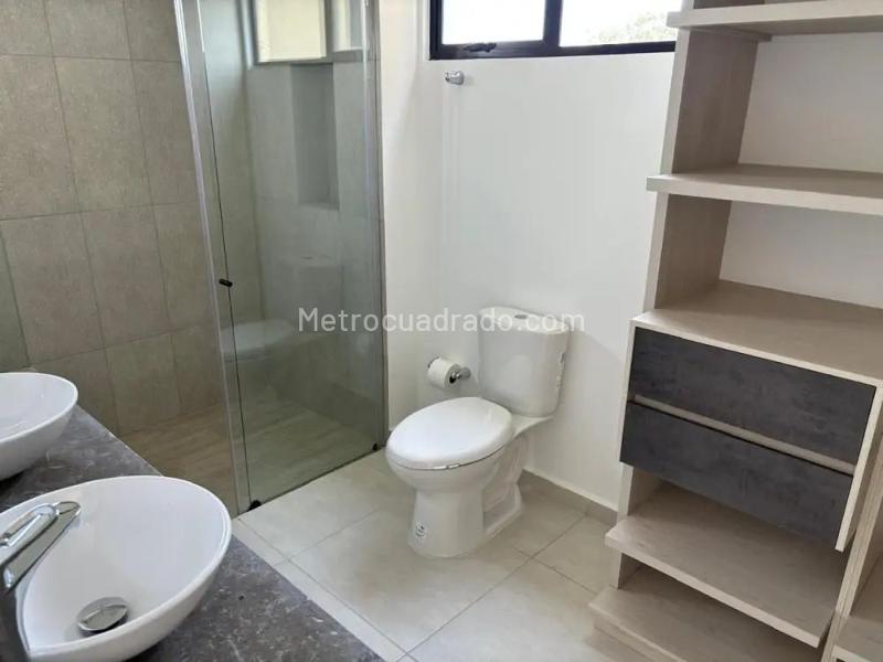 Piso – Pereira, Sector Galeria Central - Vista 3