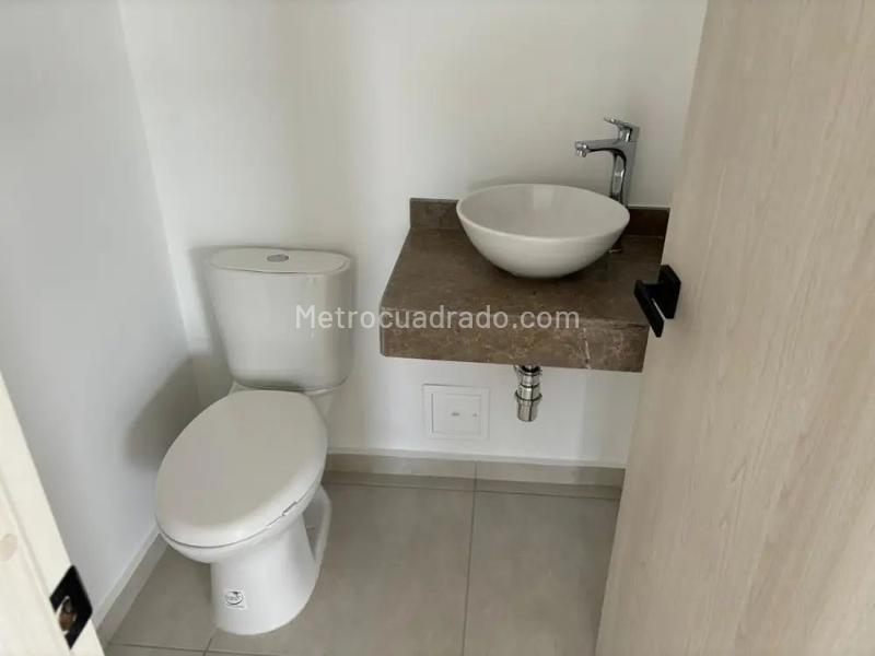 Piso – Pereira, Sector Galeria Central - Más