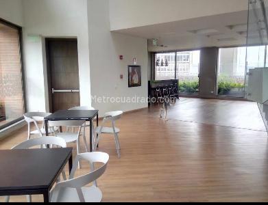 Apartamento en venta en Parque Central Bavaria, Bogotá · foto 8 de 19