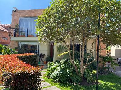 Casa de 3 alcobas en venta en Vereda Fonquetá, Chía, 697 m² · foto 2 de 20