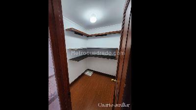 Apartamento en venta en El Batan, Bogotá · foto 8 de 19