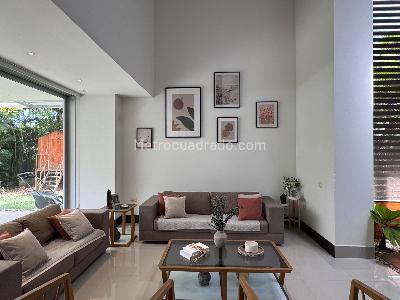 Casa de 4 alcobas en venta en Parcelaciones Pance, Cali, 289 m² · foto 2 de 18