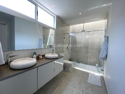 Casa de 4 alcobas en venta en Parcelaciones Pance, Cali, 291 m² · foto 15 de 16