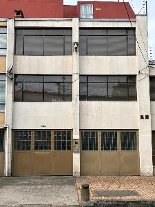 Casa de 5 alcobas en venta en La Soledad Teusaquillo, Bogotá, 1035 m² · foto 3 de 4