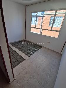 Apartamento de 5 alcobas en venta en Ciudad Kenedy, Bogotá, 108 m² · foto 2 de 13
