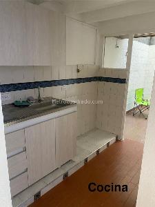 Apartamento de 3 alcobas en venta en Kennedy Nueva Roma, Bogotá, 53 m² · foto 2 de 20