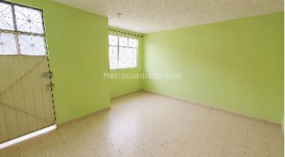 Casa de 5 alcobas en venta en Molinos Del Sur, Bogotá, 300 m² · foto 9 de 12