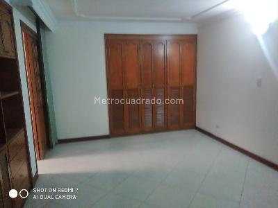 Apartamento de 4 alcobas en arriendo en La Reliquia, Bogotá, 260 m² · foto 14 de 17