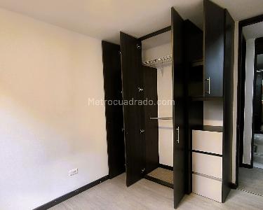 Apartamento en venta en Campo Alegre, Bogotá · foto 8 de 19